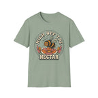 T‑Shirt "High Off The Nectar" Bee Graphic Tee, Floral Vintage Vibe
